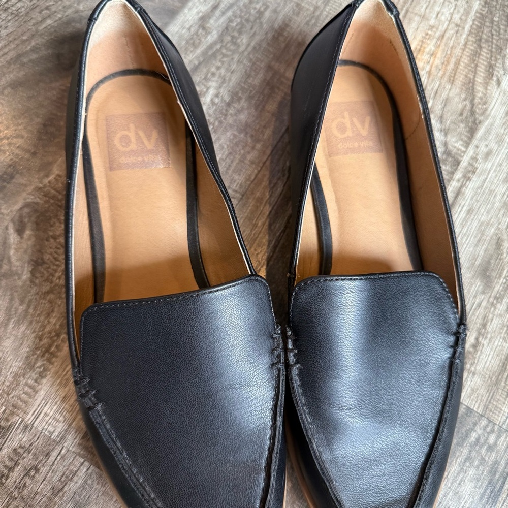 DV by Dolce Vita Black Pointed Toe Leather Flats - Picture 2 of 8